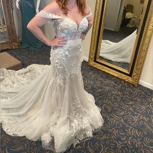 Martina Liana Wedding Gown